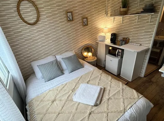 Face Au Chateau , Chambre Hyper Centre